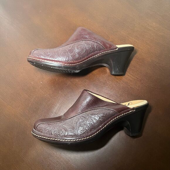 Sofft London Women's Brown Tooled Leather Mules Clogs Shoes‎ 7M Style# 1009450 - Picture 4 of 5
